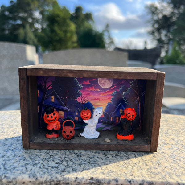 Vintage Halloween Shadow Box Magnet/Wall Hang B