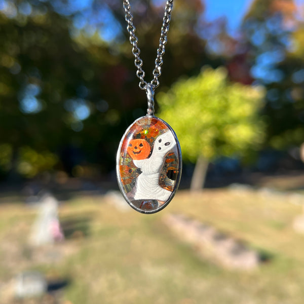 *SECONDS* Ghost Holding A Jack O’Lantern Small Oval Blow Mold Necklace *Mockingbird Lane Exclusive*